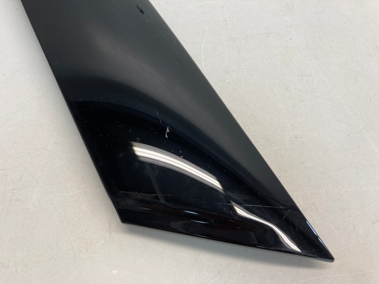 Mini Cooper Right Front Windshield Post Trim Chipped Corner 51137272584 07-15 R55 R56 R57 NEW OEM