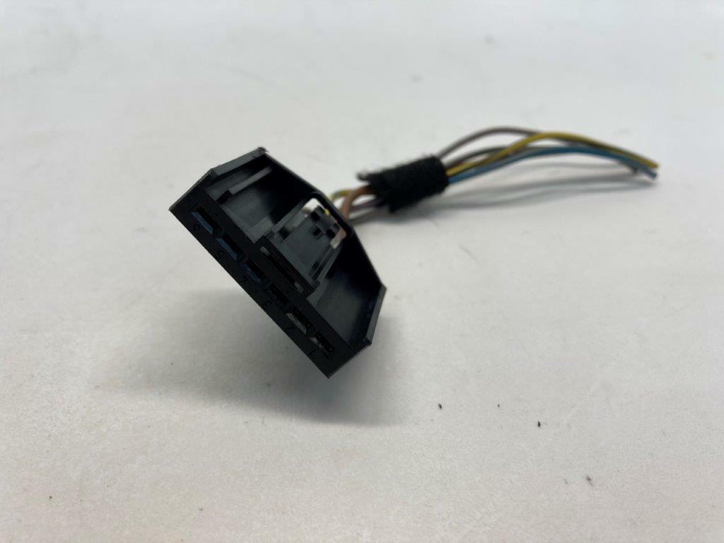 Mini Cooper Clubman Tail Light Connector with Wires 11-14 R55