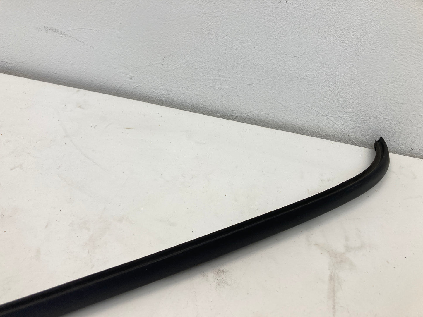 Mini Cooper Left Roof Gutter Molding Trim 51137032353 02-03 R50 R53