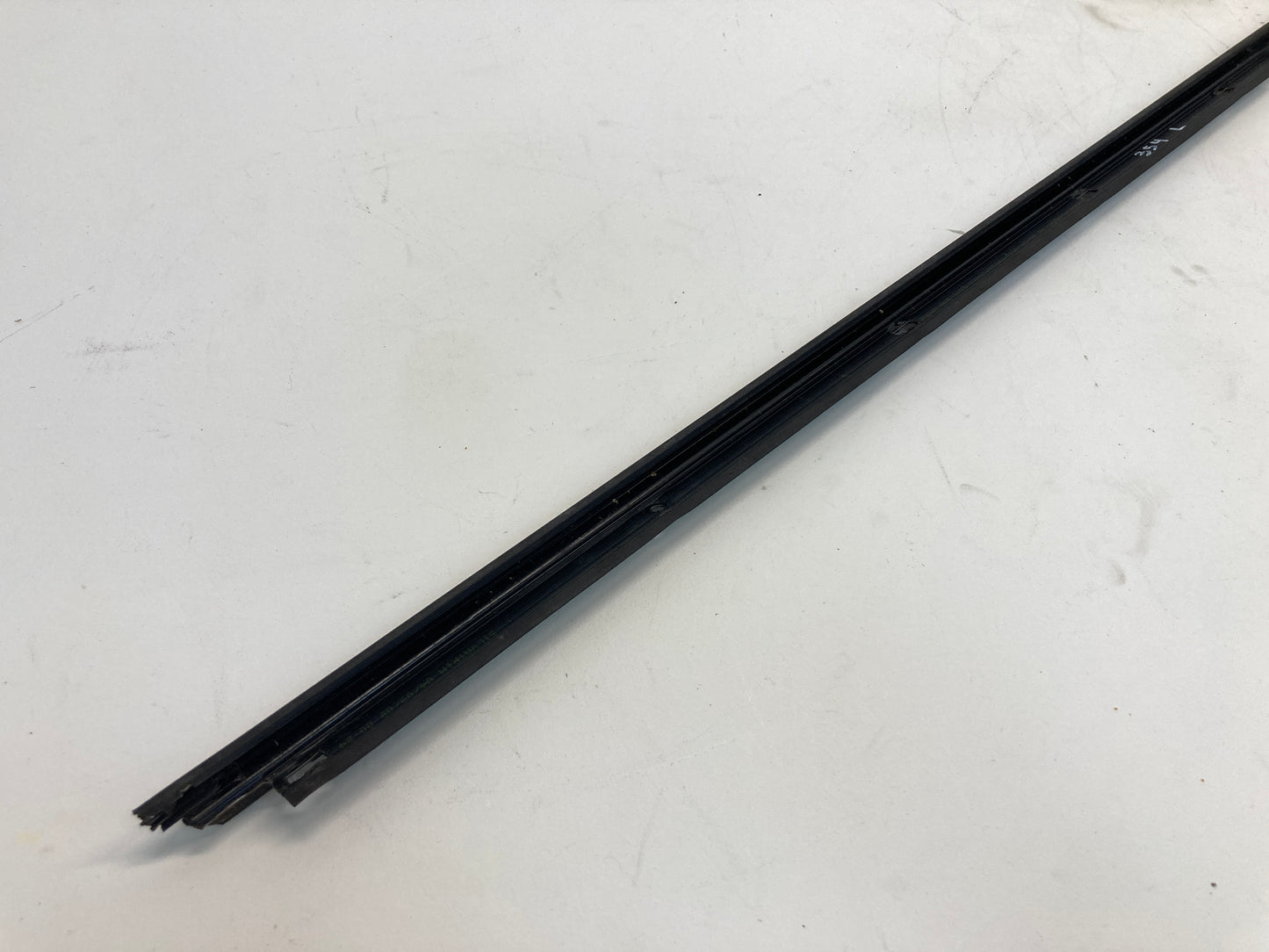 Mini Cooper Left Roof Gutter Molding Trim 51137032353 02-03 R50 R53