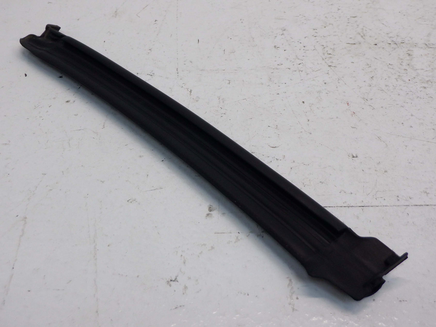 Mini Paceman Left Door Upper B-Column Seal 51339808893 13-16 R61