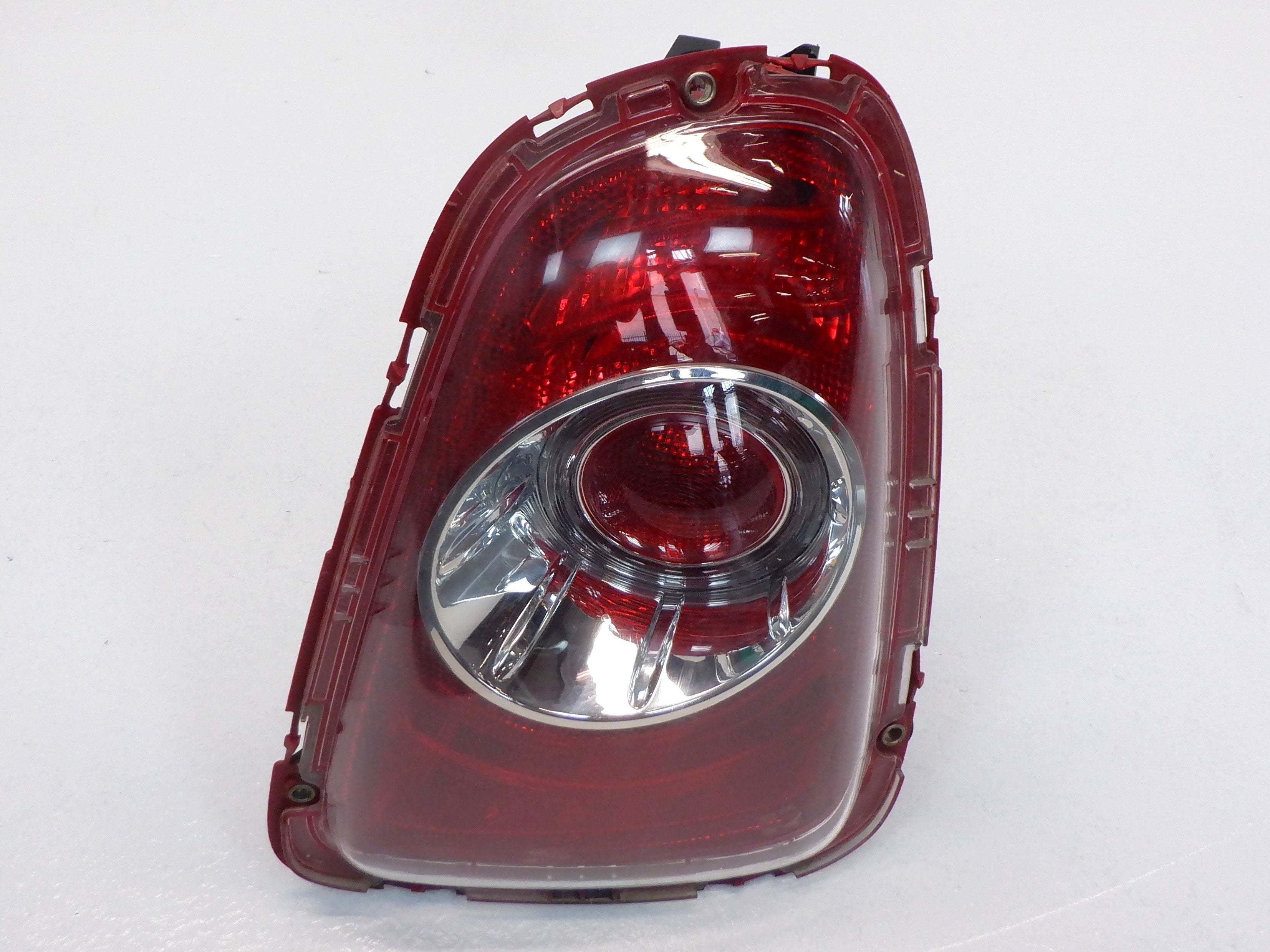 Mini Cooper Right Rear Taillight NEW 63217255914 11-15 R56 R57 R58