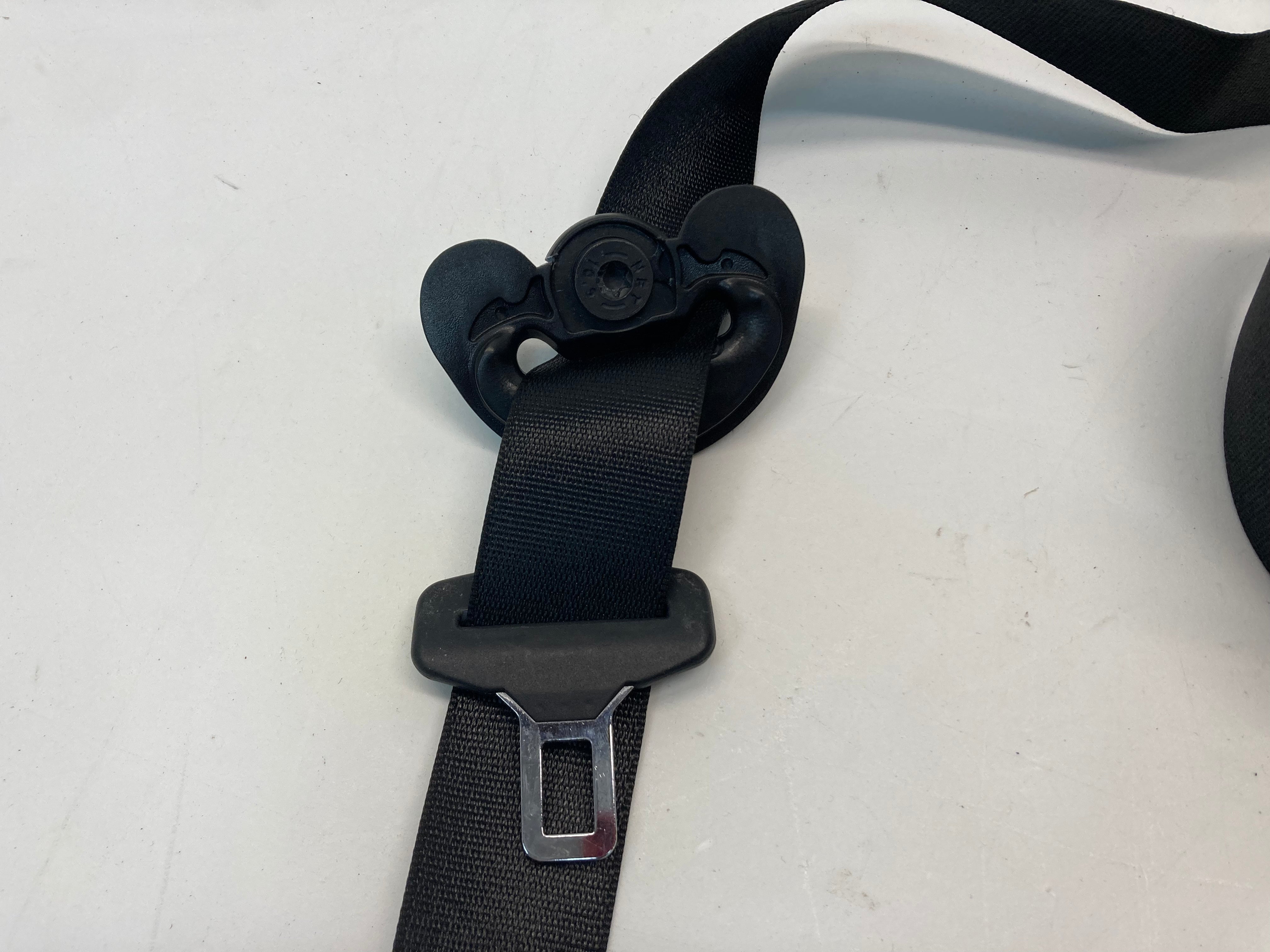 2007-2011 Mini Cooper Passenger Front Seat Belt Buckle