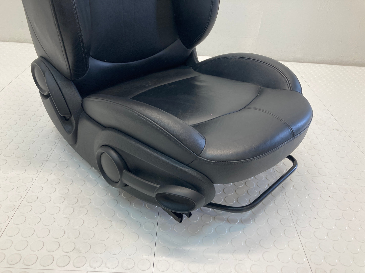 Mini Countryman Seats Carbon Black Leather T6E1 11-16 R60